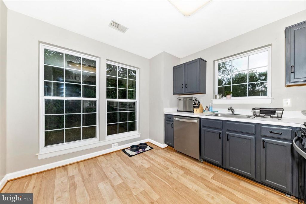 Image 11 of property listing at 12012 AMBER RIDGE CIR #B-103, Germantown, MD 20876
