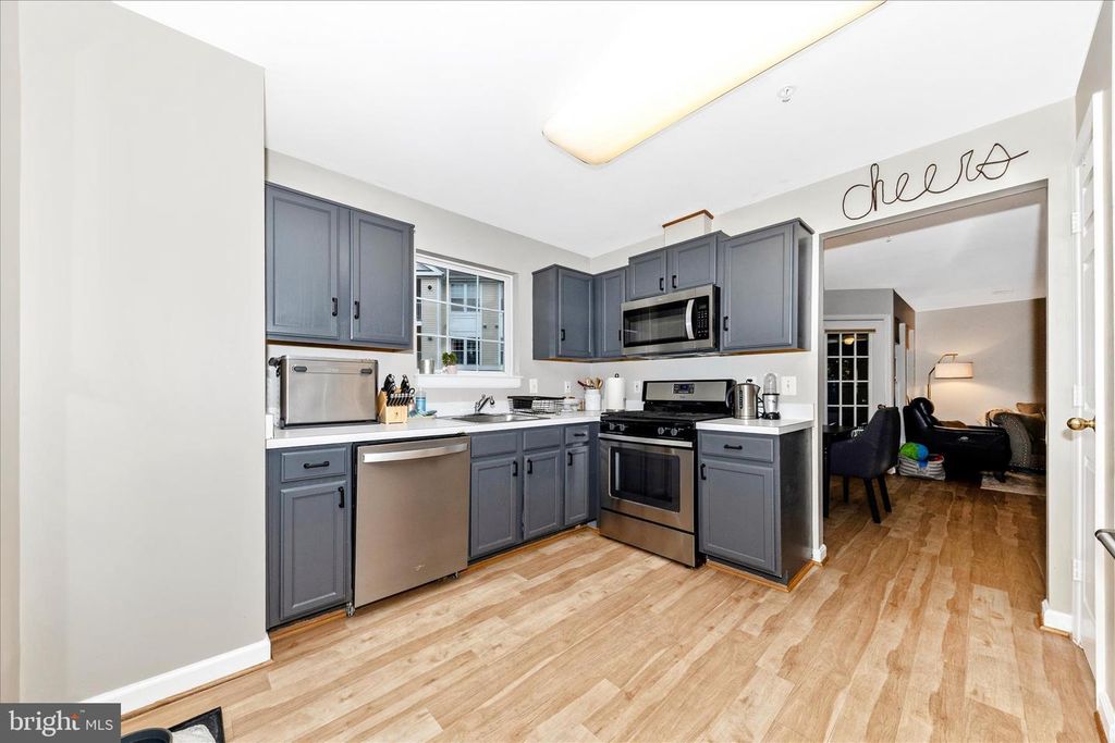 Image 12 of property listing at 12012 AMBER RIDGE CIR #B-103, Germantown, MD 20876