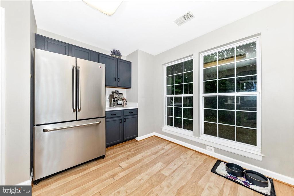 Image 13 of property listing at 12012 AMBER RIDGE CIR #B-103, Germantown, MD 20876