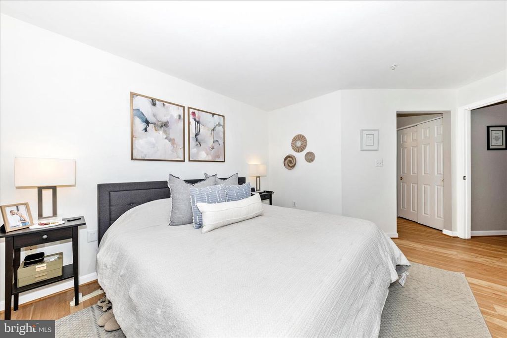 Image 16 of property listing at 12012 AMBER RIDGE CIR #B-103, Germantown, MD 20876