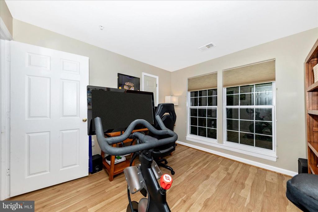 Image 21 of property listing at 12012 AMBER RIDGE CIR #B-103, Germantown, MD 20876