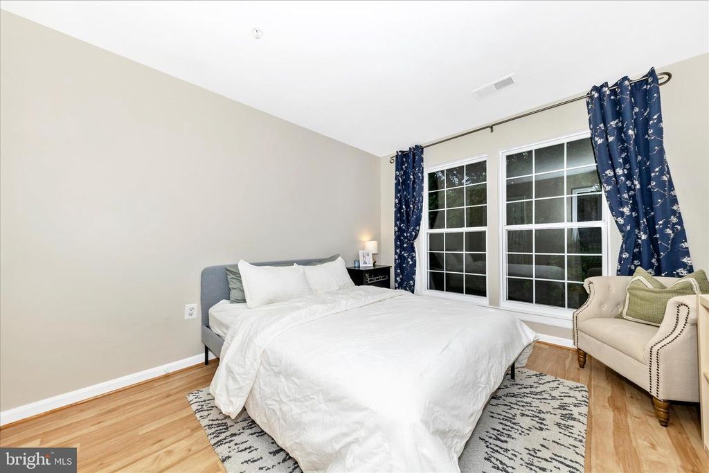 Image 24 of property listing at 12012 AMBER RIDGE CIR #B-103, Germantown, MD 20876