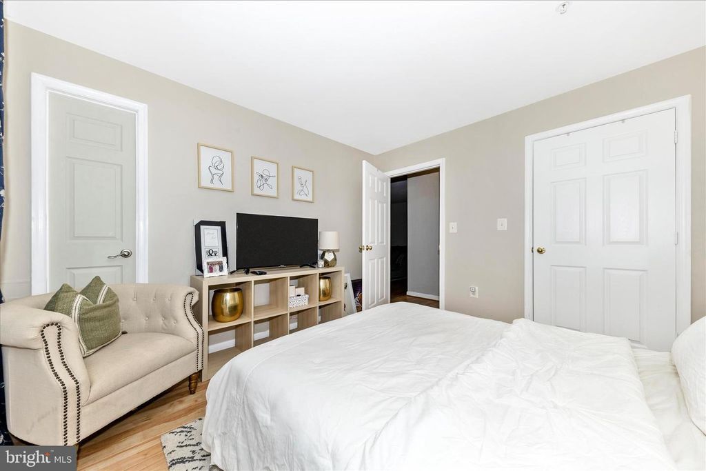 Image 27 of property listing at 12012 AMBER RIDGE CIR #B-103, Germantown, MD 20876