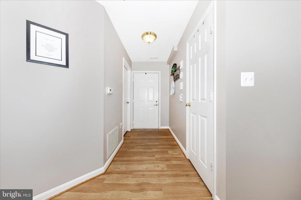 Image 3 of property listing at 12012 AMBER RIDGE CIR #B-103, Germantown, MD 20876