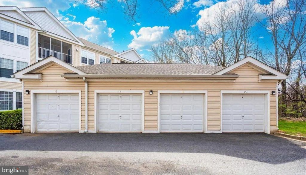 Image 39 of property listing at 12012 AMBER RIDGE CIR #B-103, Germantown, MD 20876