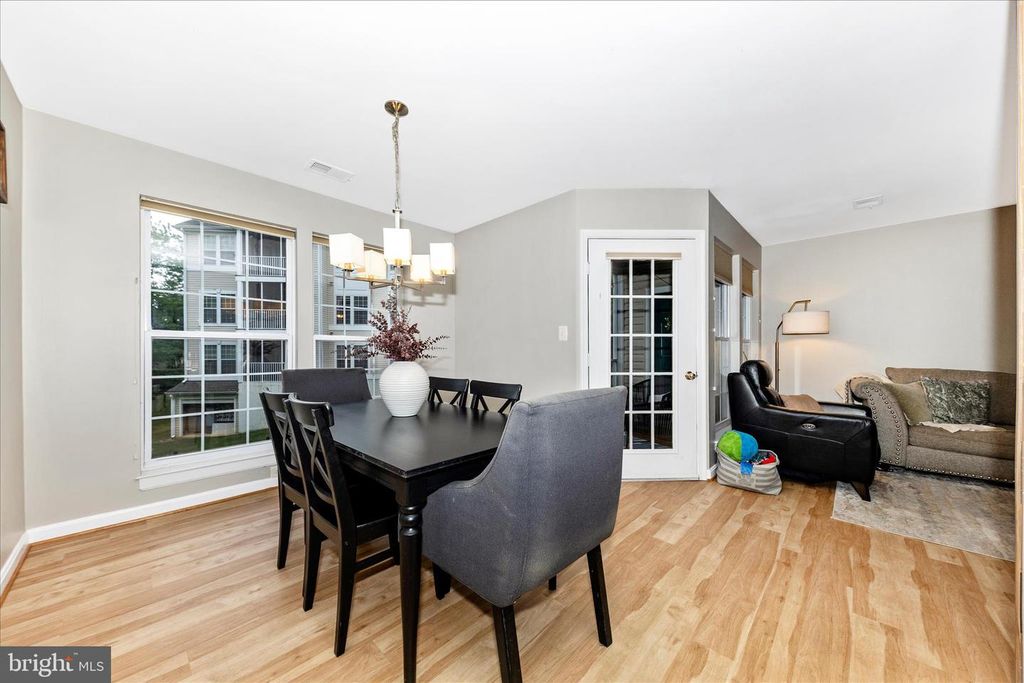 Image 8 of property listing at 12012 AMBER RIDGE CIR #B-103, Germantown, MD 20876