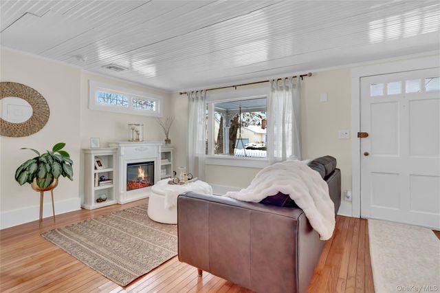 310 6th Avenue, Saint James, NY 11780
