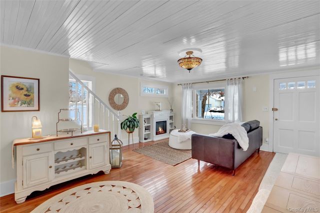 310 6th Avenue, Saint James, NY 11780