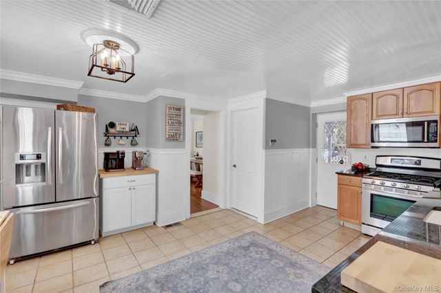 310 6th Avenue, Saint James, NY 11780