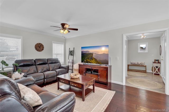 310 6th Avenue, Saint James, NY 11780