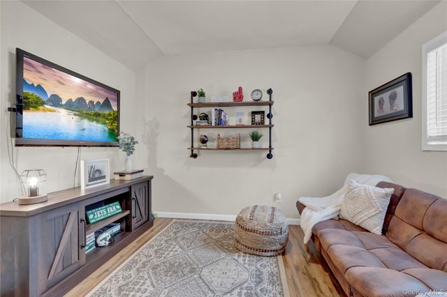 310 6th Avenue, Saint James, NY 11780
