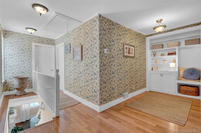 310 6th Avenue, Saint James, NY 11780