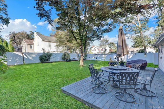 310 6th Avenue, Saint James, NY 11780