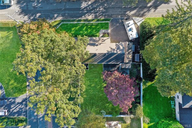 310 6th Avenue, Saint James, NY 11780