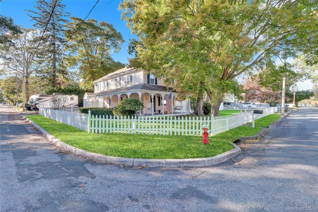 310 6th Avenue, Saint James, NY 11780