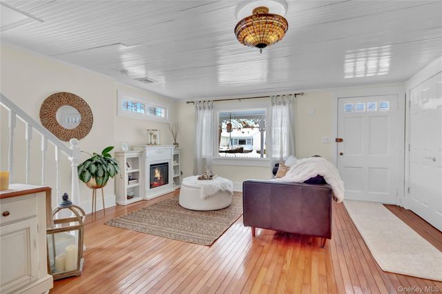310 6th Avenue, Saint James, NY 11780