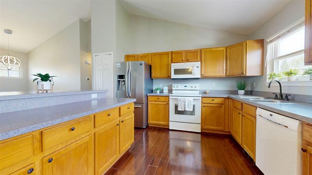 6590 Robindale Drive, Ypsilanti, MI 48197