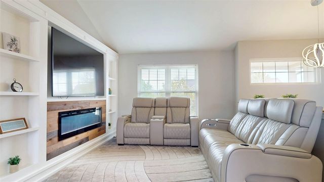 6590 Robindale Drive, Ypsilanti, MI 48197