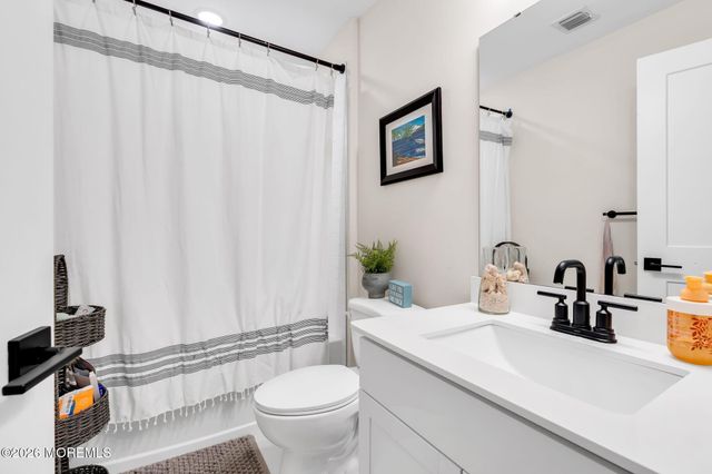 1004 Pheasant Lane 203, Wall, NJ 07727