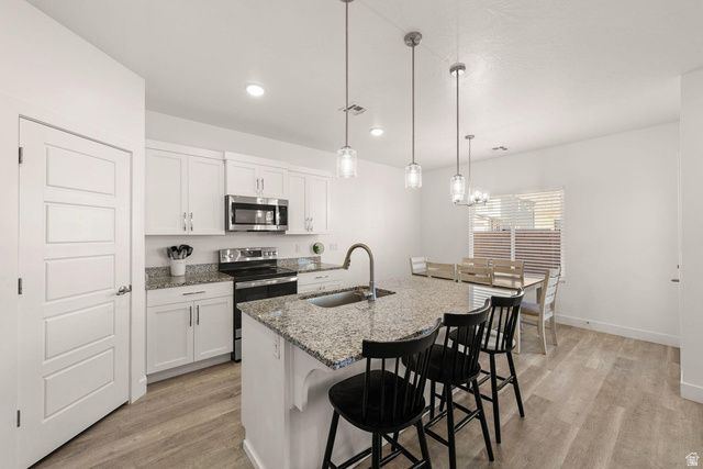 552 S STEWART CV, Washington, UT 84780