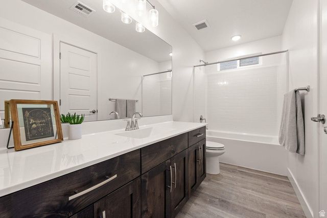 552 S STEWART CV, Washington, UT 84780
