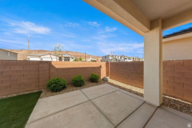 552 S STEWART CV, Washington, UT 84780