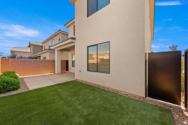 552 S STEWART CV, Washington, UT 84780