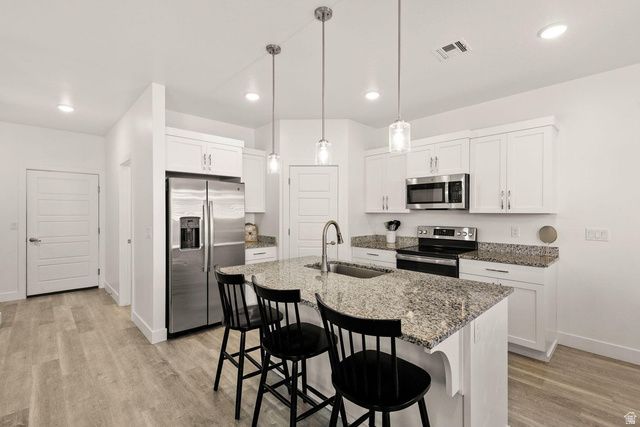552 S STEWART CV, Washington, UT 84780
