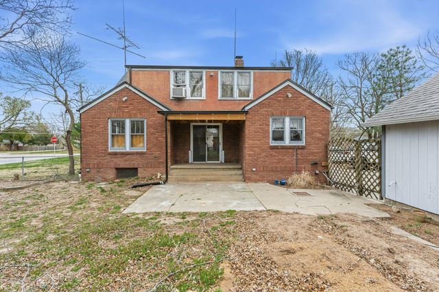 101 S Tyler Rd, Wichita, KS 67209