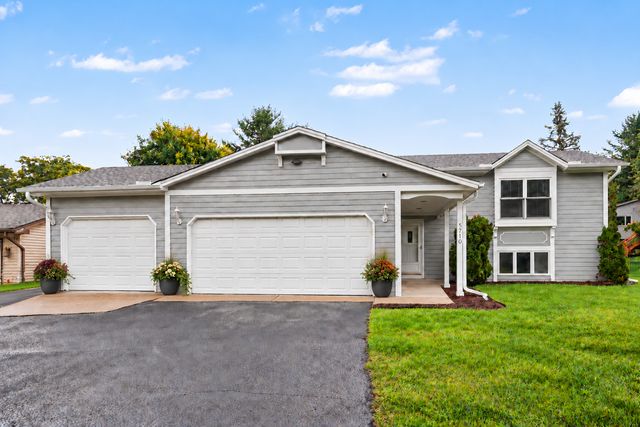 5710 Turtle Lake Road, Shoreview, MN 55126