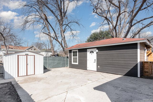 1139 Morales, San Antonio, TX 78207