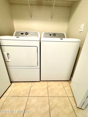 1701 THE GREENS Way 913, Jacksonville Beach, FL 32250