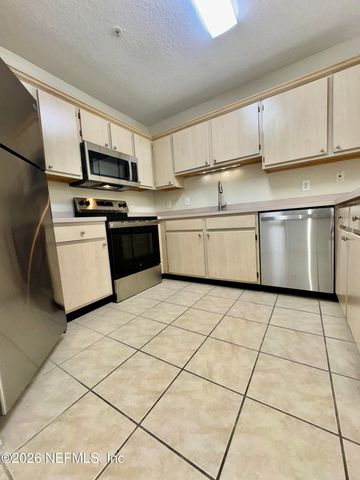 1701 THE GREENS Way 913, Jacksonville Beach, FL 32250