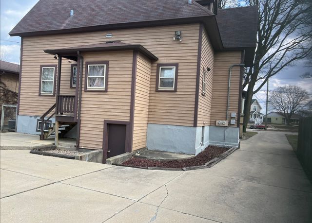 624 South Street, Elgin, IL 60123