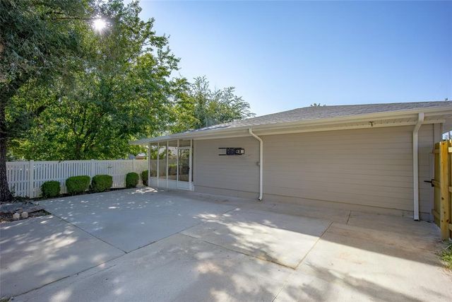 1800 N Oaklawn Avenue, Oklahoma City, OK 73121