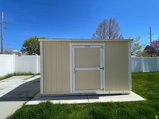 6407 S EVEREST DR, Taylorsville, UT 84129