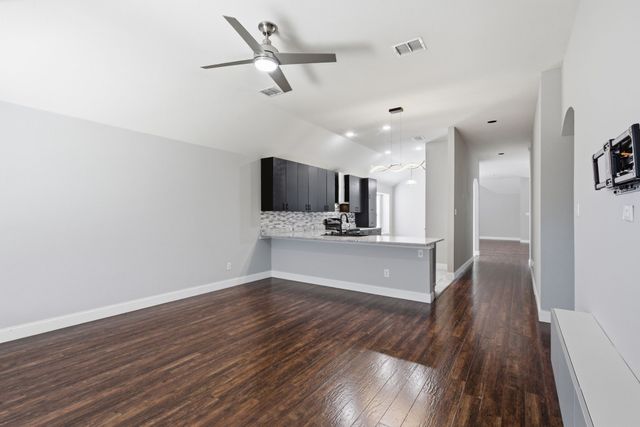 4018 Hillhaven Drive, Heartland, TX 75126