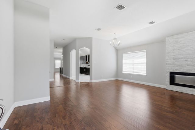 4018 Hillhaven Drive, Heartland, TX 75126