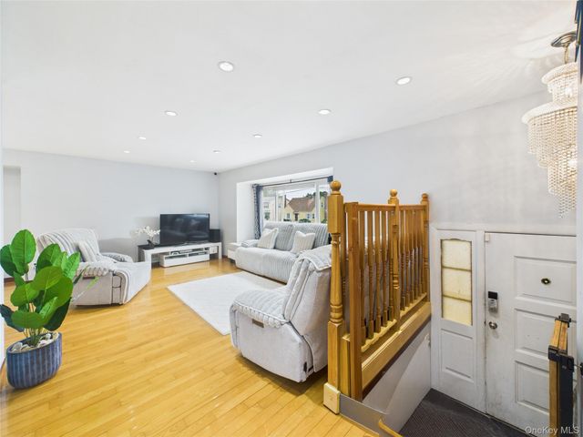 220 Nassau Boulevard, New Hyde Park, NY 11040
