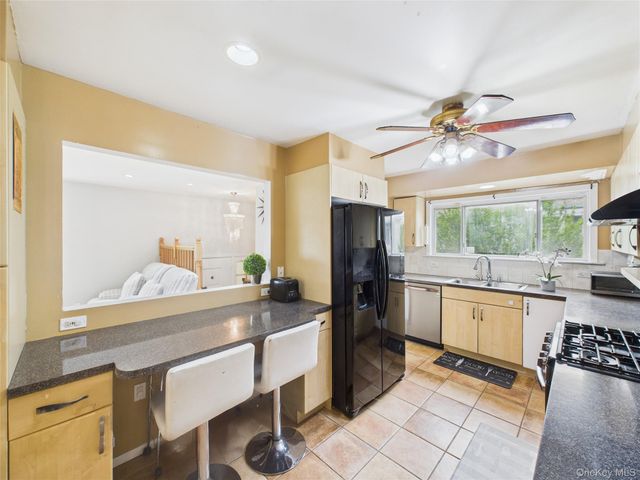 220 Nassau Boulevard, New Hyde Park, NY 11040