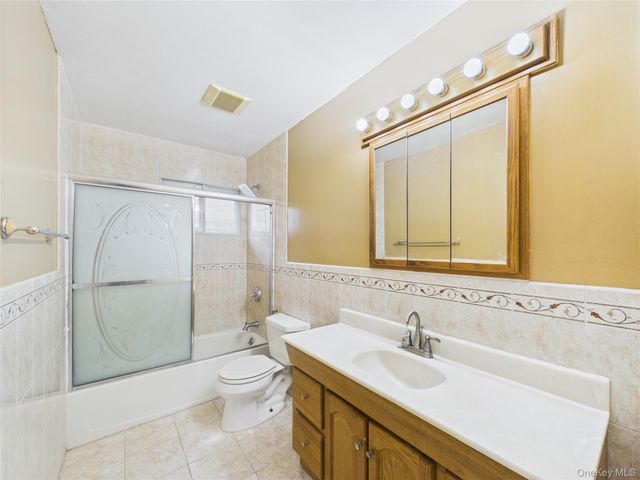 220 Nassau Boulevard, New Hyde Park, NY 11040