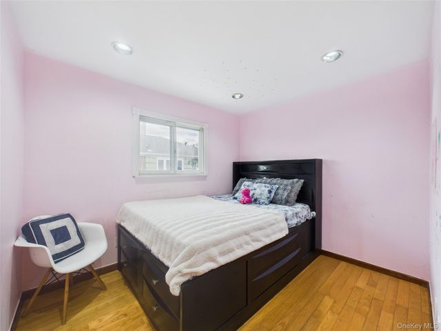220 Nassau Boulevard, New Hyde Park, NY 11040