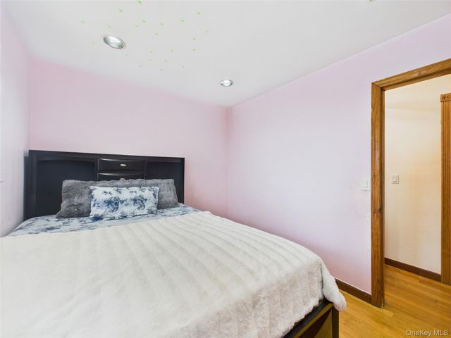 220 Nassau Boulevard, New Hyde Park, NY 11040