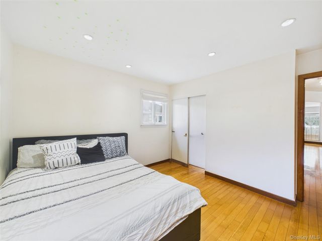 220 Nassau Boulevard, New Hyde Park, NY 11040