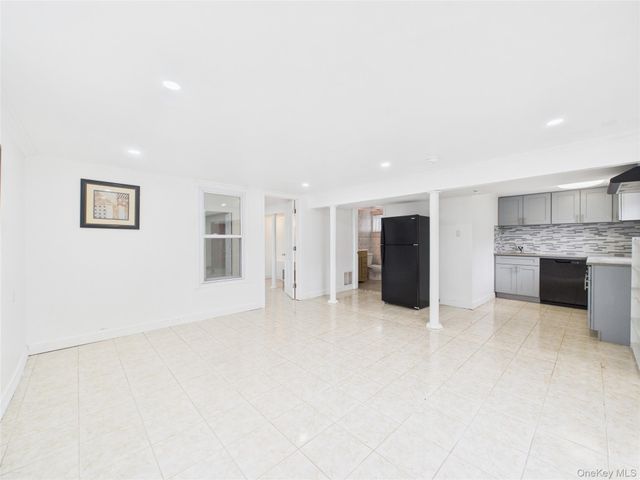 220 Nassau Boulevard, New Hyde Park, NY 11040