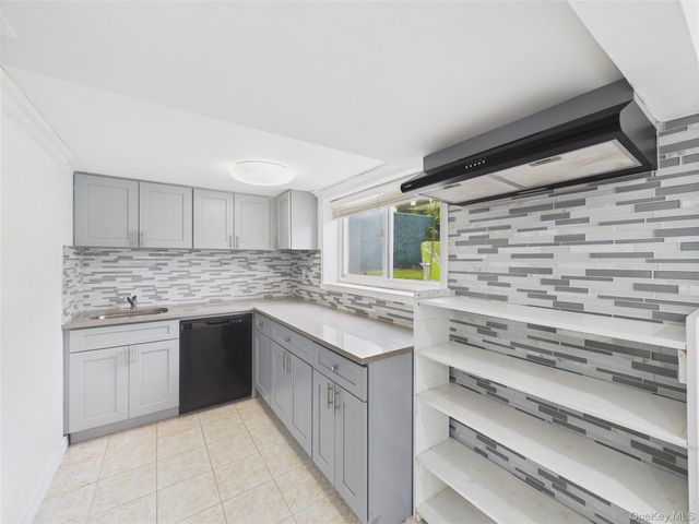 220 Nassau Boulevard, New Hyde Park, NY 11040