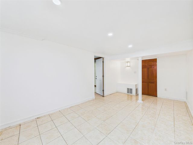 220 Nassau Boulevard, New Hyde Park, NY 11040