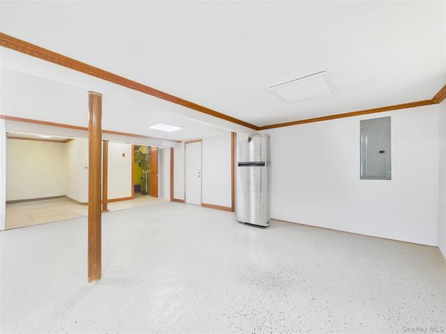 220 Nassau Boulevard, New Hyde Park, NY 11040