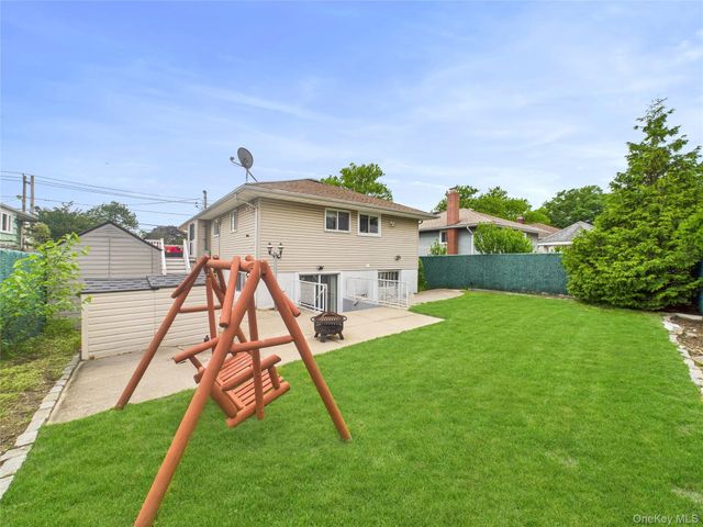 220 Nassau Boulevard, New Hyde Park, NY 11040
