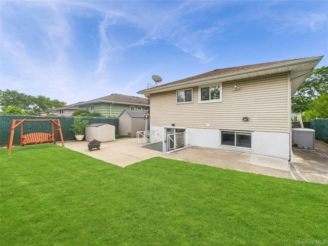 220 Nassau Boulevard, New Hyde Park, NY 11040